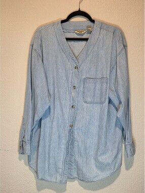 Northwest Blue Light Wash Denim Button-Up Shirt Large